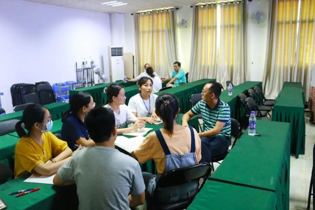 高端研討互學(xué)互鑒 資源共享共促共贏——記海南中學(xué)海口黃岡金盤(pán)高級(jí)中學(xué)高考備考研討會(huì)