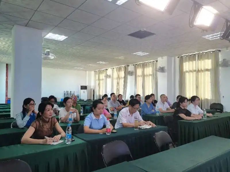 家校情融 共創(chuàng)未來——?？邳S岡金盤高級中學(xué)召開家長委員會會議
