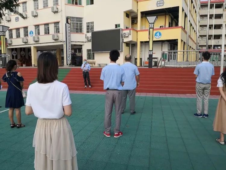 ?？邳S岡金盤高級中學開學防疫演練已開始！