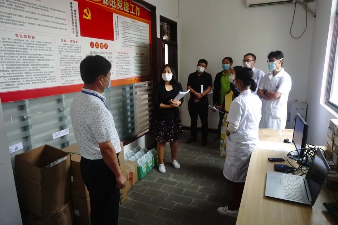 省教育廳韓主任一行蒞臨黃岡金盤高級(jí)中學(xué)開展2020春季開學(xué)復(fù)課專項(xiàng)檢查工作 省教育廳韓主任一行蒞臨黃岡金盤高級(jí)中學(xué)開展2020春季開學(xué)復(fù)課專項(xiàng)檢查工作