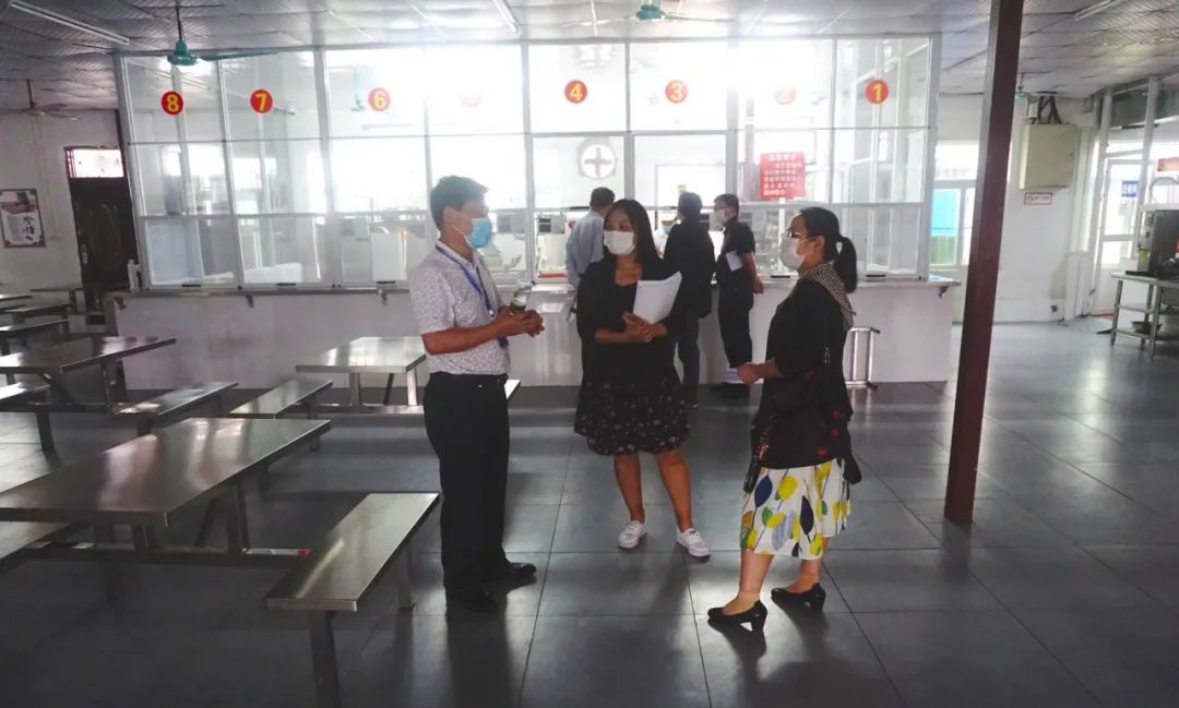 省教育廳韓主任一行蒞臨黃岡金盤高級(jí)中學(xué)開展2020春季開學(xué)復(fù)課專項(xiàng)檢查工作 省教育廳韓主任一行蒞臨黃岡金盤高級(jí)中學(xué)開展2020春季開學(xué)復(fù)課專項(xiàng)檢查工作