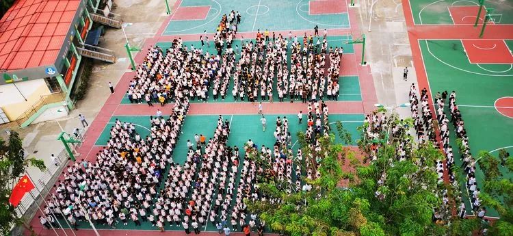 有備無患防患未然  應(yīng)急有方遇險不慌——?？邳S岡金盤高級中學(xué)開展防震應(yīng)急疏散演練