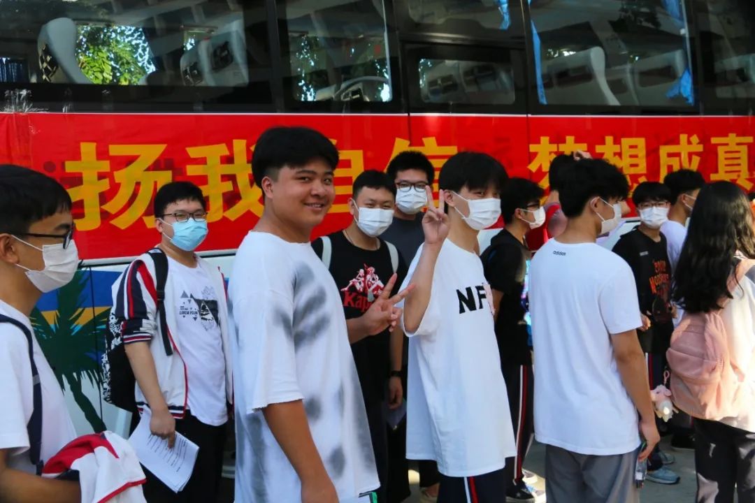 圓夢高考，揚帆起航！海口黃岡金盤高級中學吹響高考出征集結號