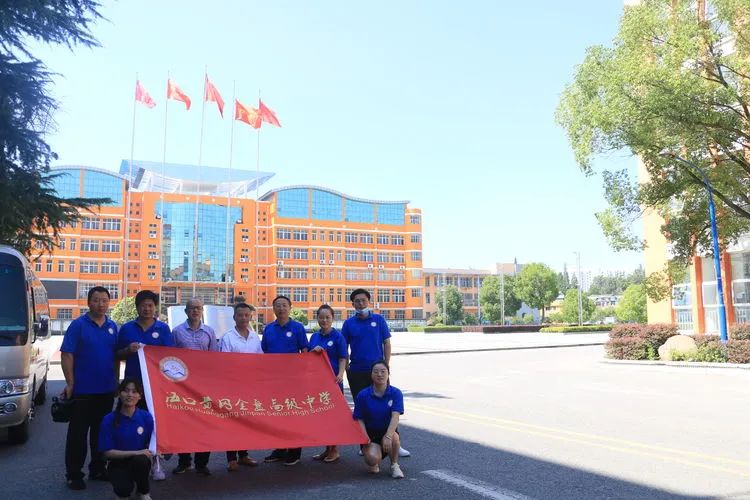 在教授縣學(xué)習(xí)教育 育海南島精英人才——海口黃岡金盤高級(jí)中學(xué)赴蘄春一中研修
