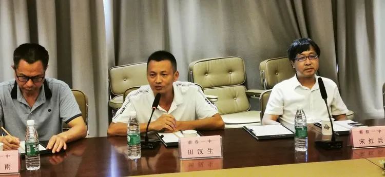 在教授縣學(xué)習(xí)教育 育海南島精英人才——?？邳S岡金盤高級(jí)中學(xué)赴蘄春一中研修