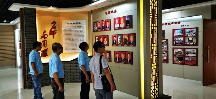 參觀學(xué)習(xí)取真經(jīng) 借鑒經(jīng)驗(yàn)促提升——?？邳S岡金盤高級(jí)中學(xué)赴黃岡中學(xué)研修交流