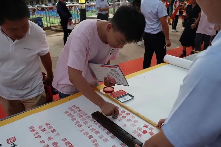 ?？邳S岡金盤高級中學(xué)——十八而至，放飛理想2021屆成人禮