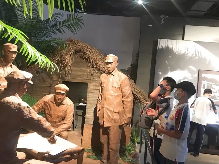 “重溫紅色歷史，做時代新人”——海口黃岡金盤高級中學(xué)初中部春季研學(xué)活動