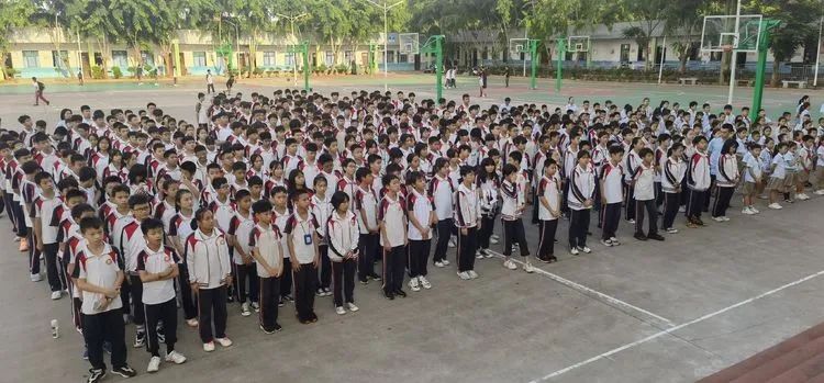 ?？邳S岡金盤高級(jí)中學(xué)初中小學(xué)部·2021春季期中表彰