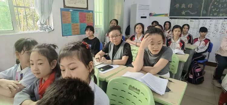 ?？邳S岡金盤高級(jí)中學(xué)·晨曦文學(xué)社成立