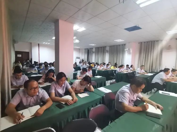 高考必勝，走向輝煌—?？邳S岡金盤(pán)高級(jí)中學(xué)舉行2021屆高考送考大會(huì)