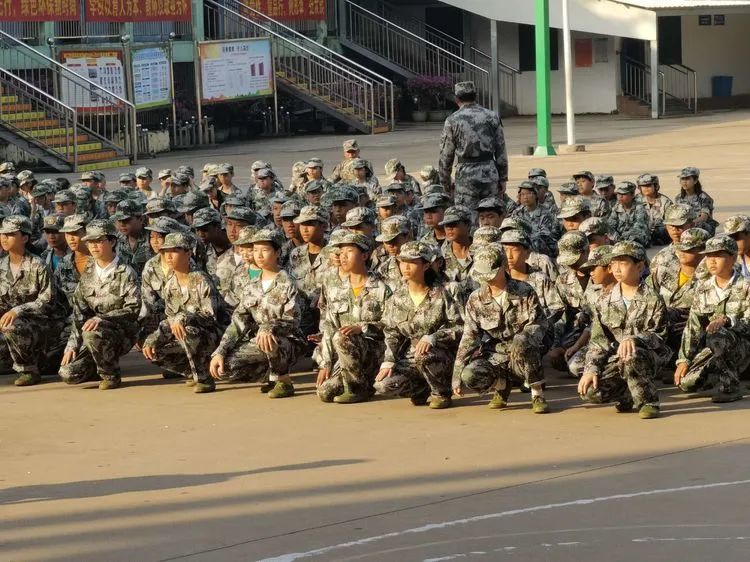 迷彩軍訓 青春無悔