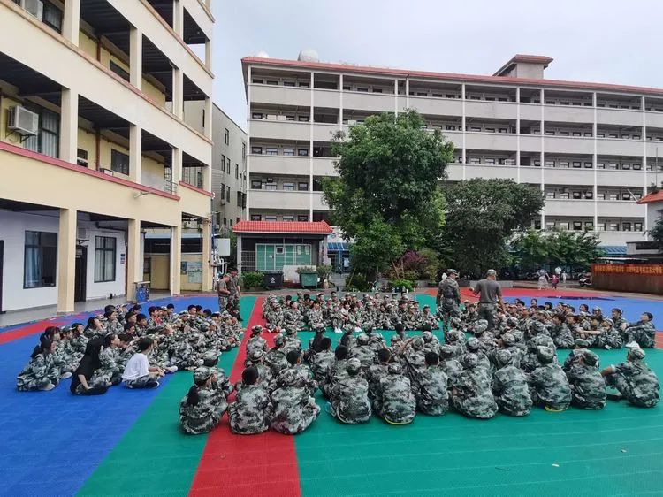 迷彩軍訓 青春無悔