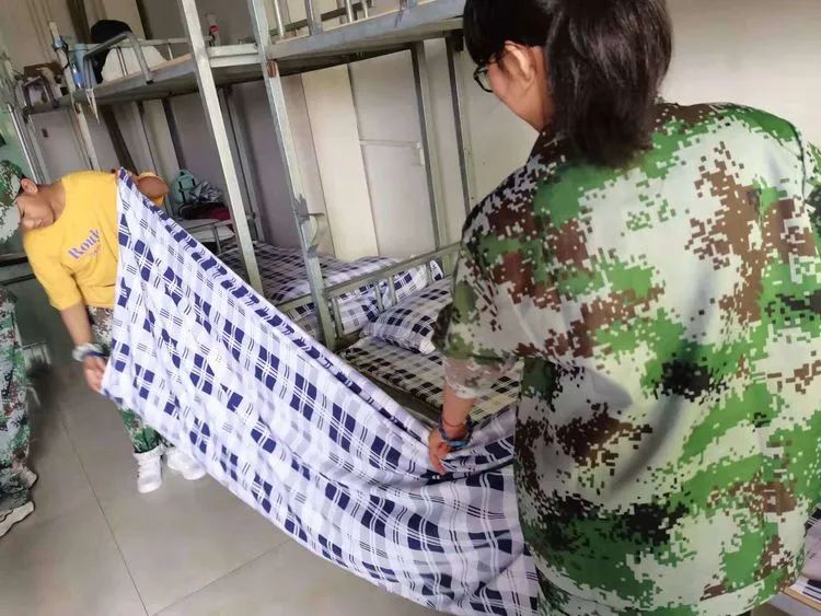 迷彩軍訓 青春無悔