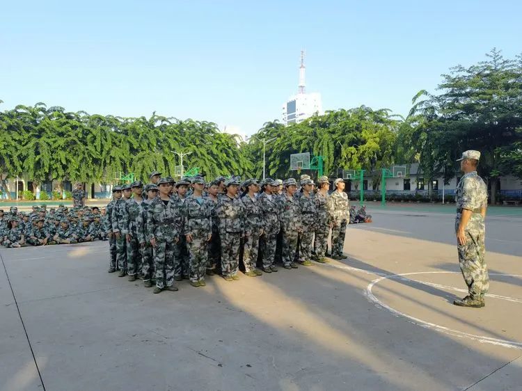 迷彩軍訓 青春無悔