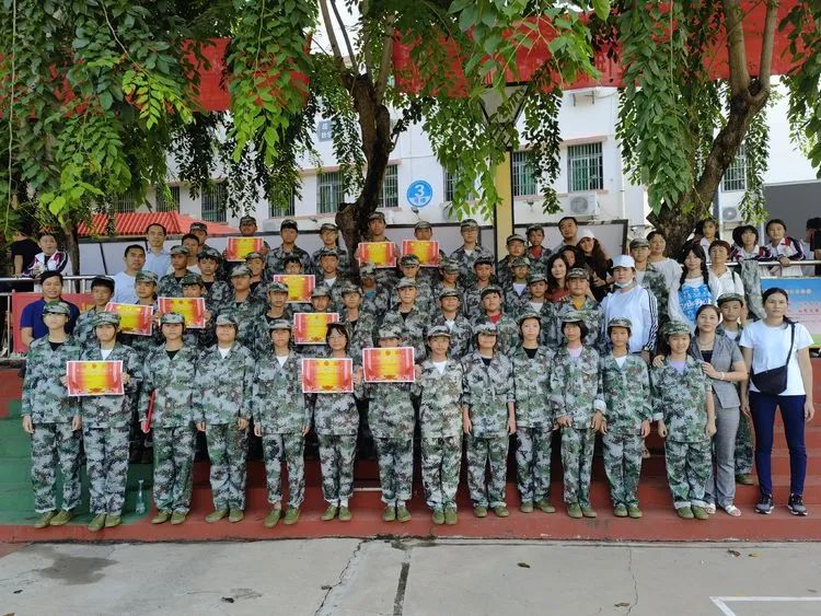 迷彩軍訓 青春無悔