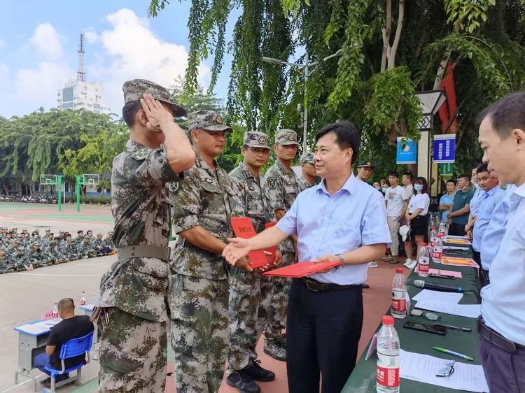 迷彩軍訓 青春無悔