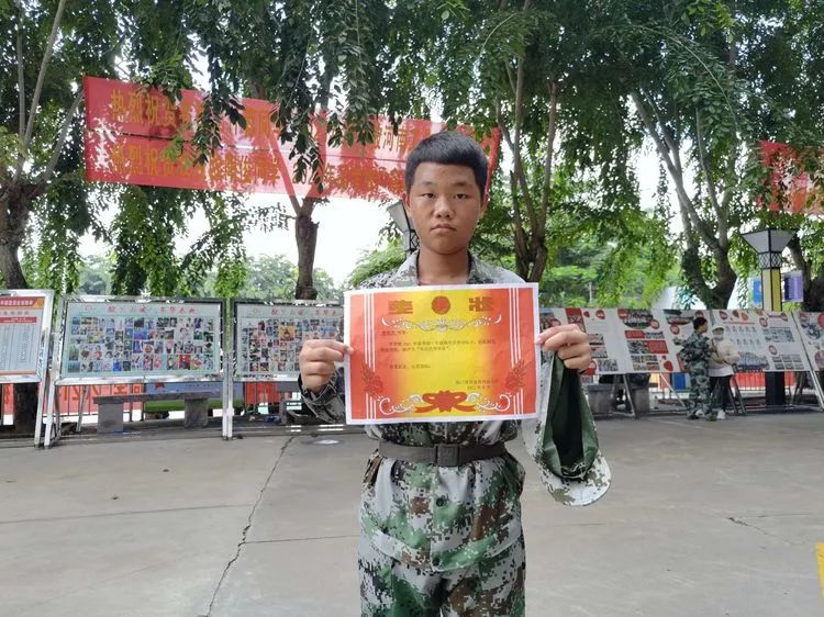 迷彩軍訓 青春無悔