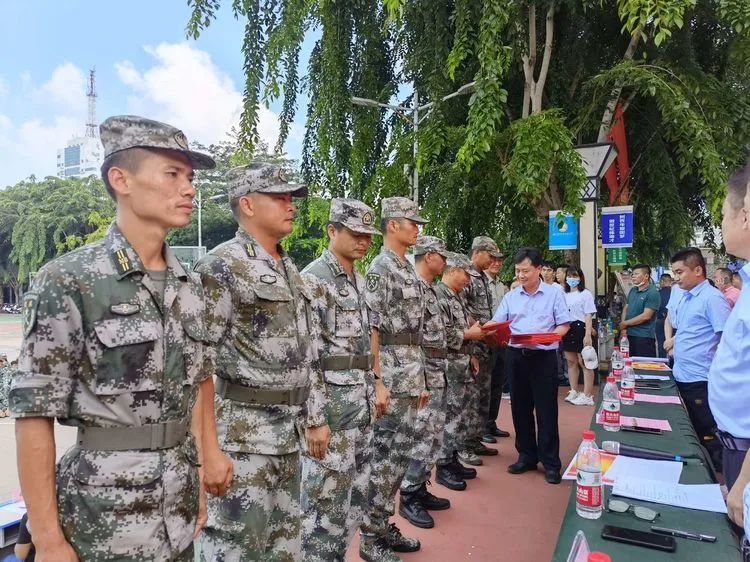 迷彩軍訓 青春無悔