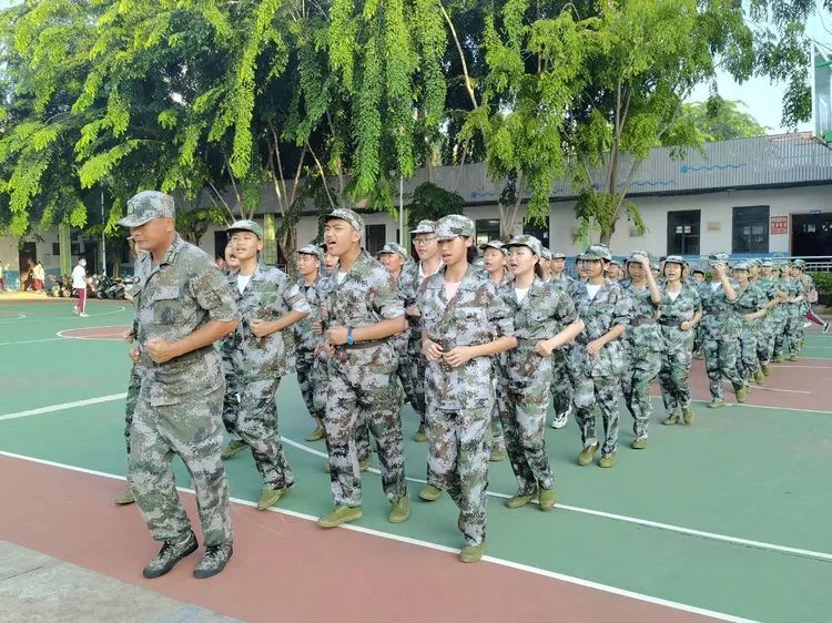 迷彩軍訓 青春無悔